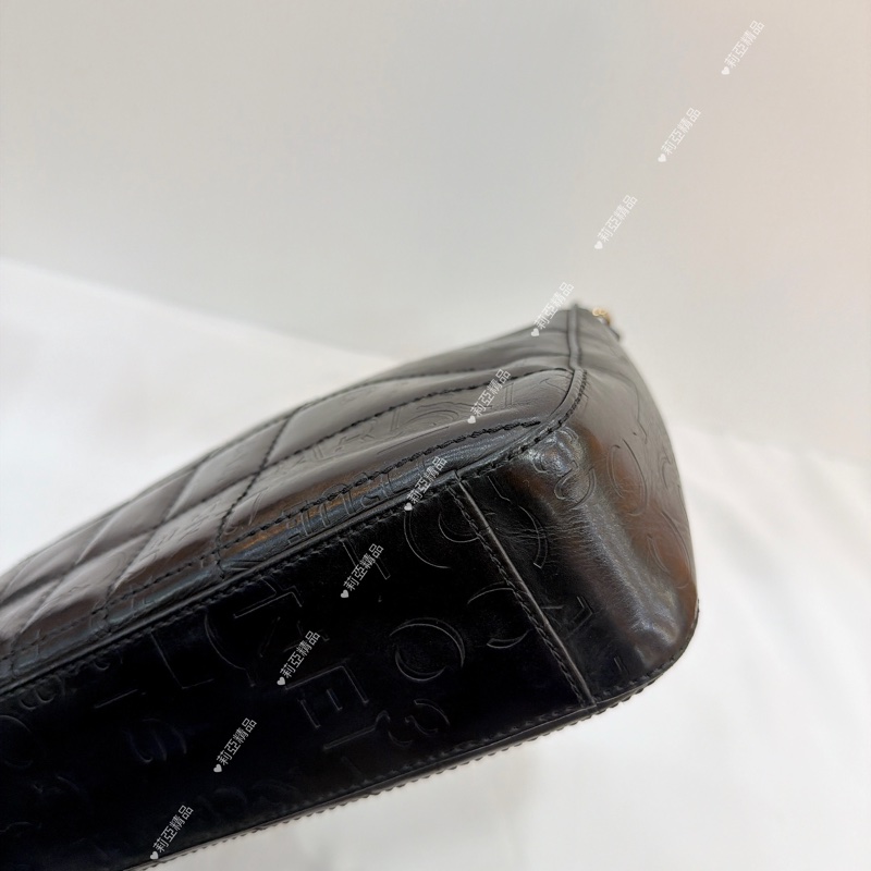 莉亞精品♡ Chanel A1935 7495656 字母浮雕冰格 手提包 腋下包 二手-9