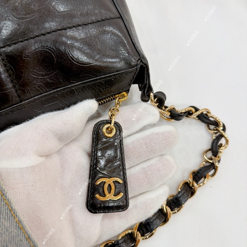 莉亞精品♡ Chanel A1935 7495656 字母浮雕冰格 手提包 腋下包 二手-12