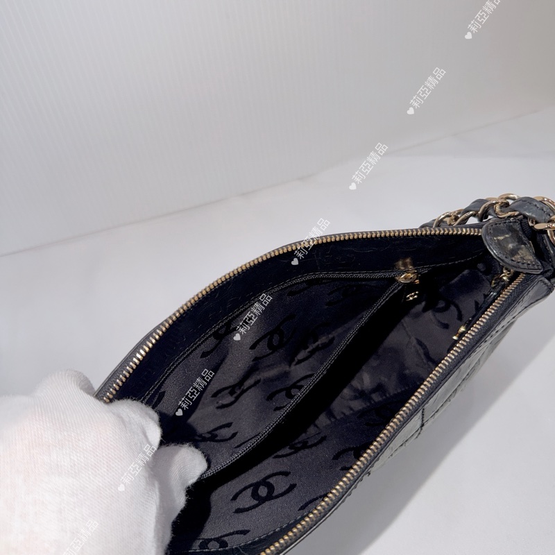 莉亞精品♡ Chanel A1935 7495656 字母浮雕冰格 手提包 腋下包 二手-14