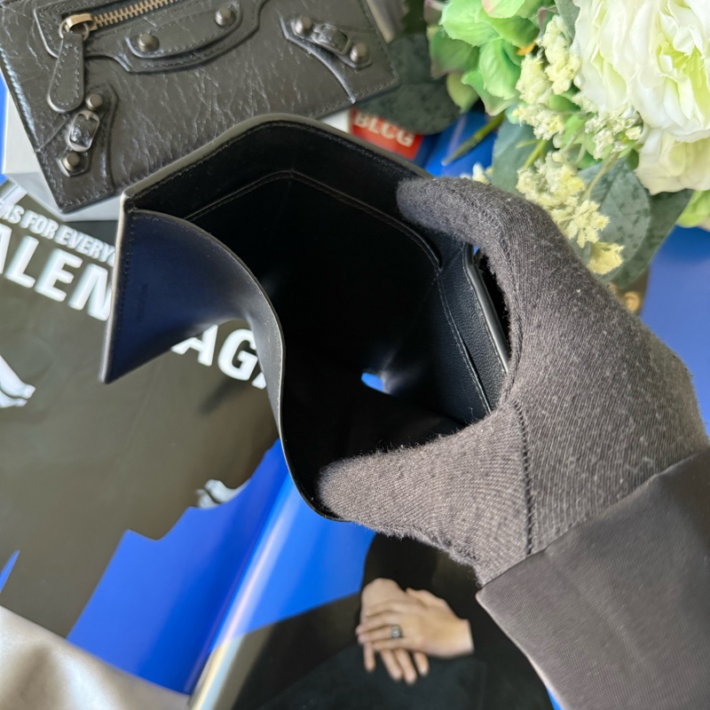 Le City 仿舊釦小羊皮迷你三折短夾(黑色)-8