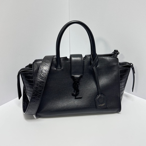 （超級新‼️） YSL “So Black” 全黑鱷魚紋 斜背包【專櫃13萬】