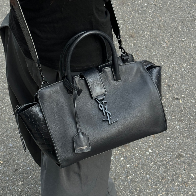 （超級新‼️） YSL “So Black” 全黑鱷魚紋 斜背包【專櫃13萬】-8