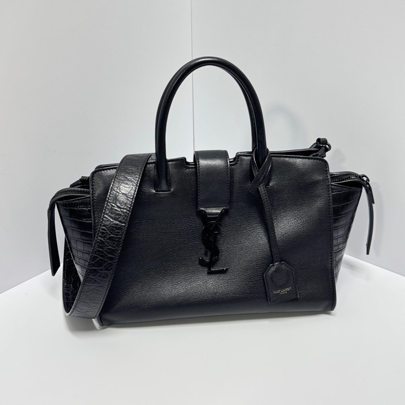 （超級新‼️） YSL “So Black” 全黑鱷魚紋 斜背包【專櫃13萬】-9