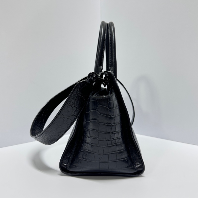 （超級新‼️） YSL “So Black” 全黑鱷魚紋 斜背包【專櫃13萬】-11