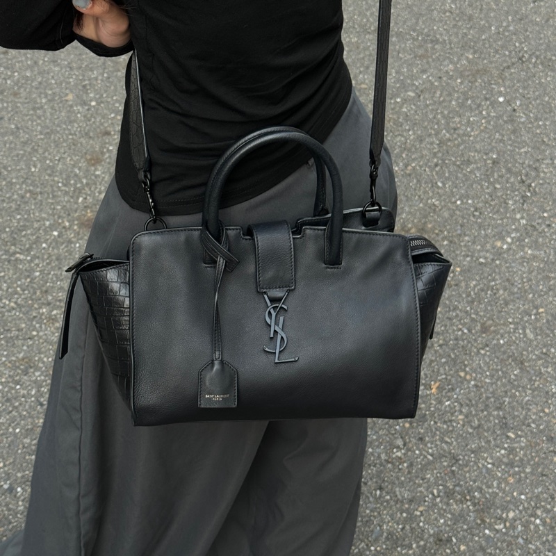 （超級新‼️） YSL “So Black” 全黑鱷魚紋 斜背包【專櫃13萬】-27