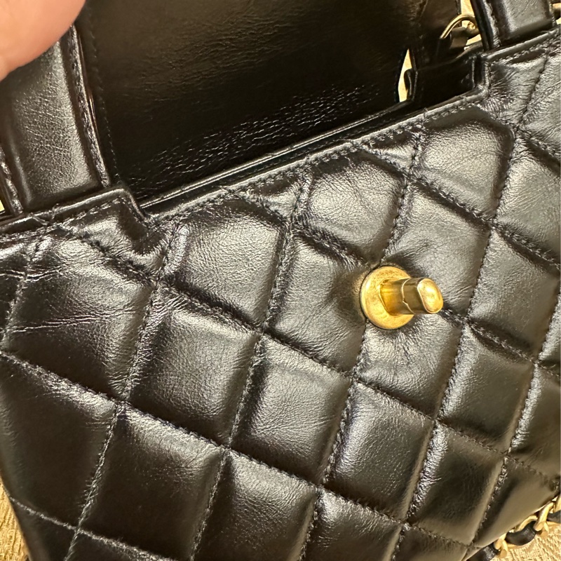 Chanel 黑油蠟牛皮金釦mini手提斜背購物包AS4416-12