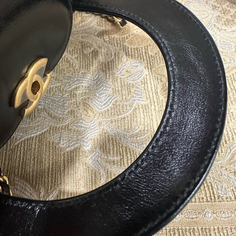 Chanel 黑油蠟牛皮金釦mini手提斜背購物包AS4416-13