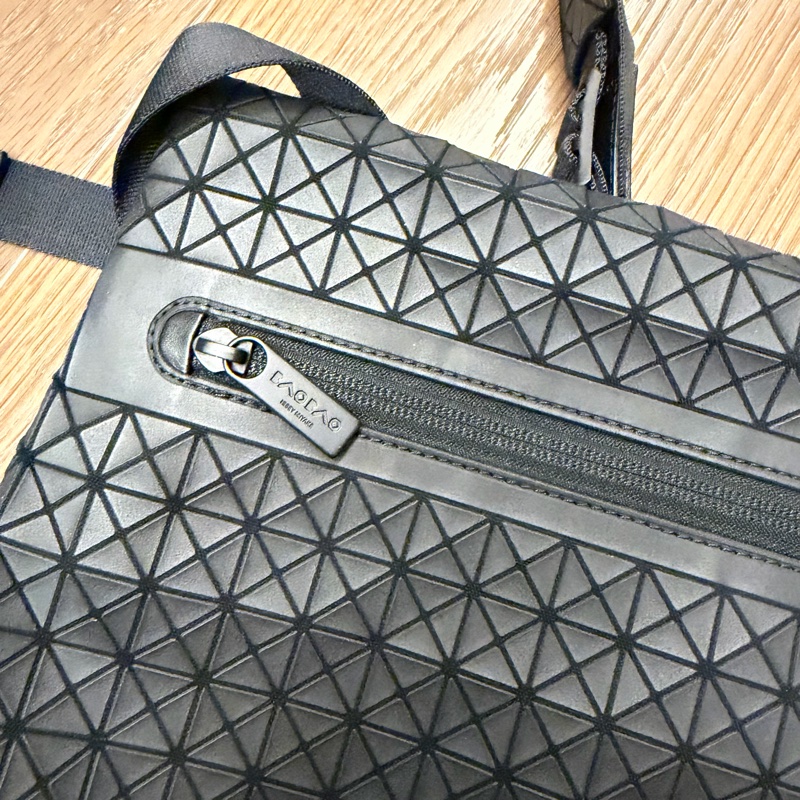 二手正品 Bao Bao Issey Miyake Froggy 黑色斜背 側背包-2