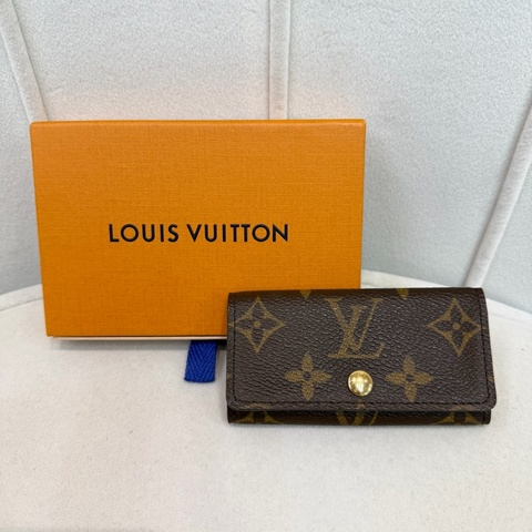 LV 老花鎖匙包 XB104