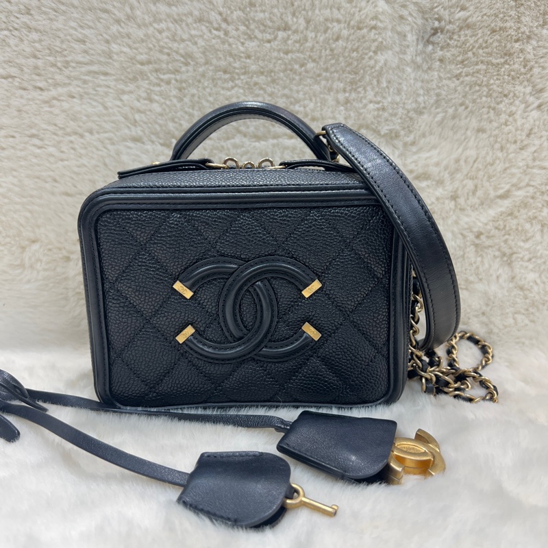 Chanel CC Filigree Vanity Case 。 XC471-0