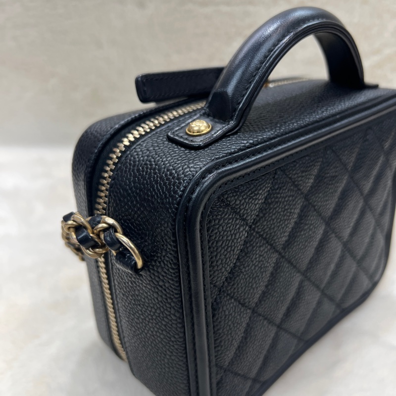 Chanel CC Filigree Vanity Case 。 XC471-5