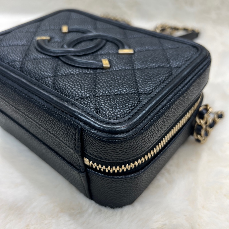 Chanel CC Filigree Vanity Case 。 XC471-9