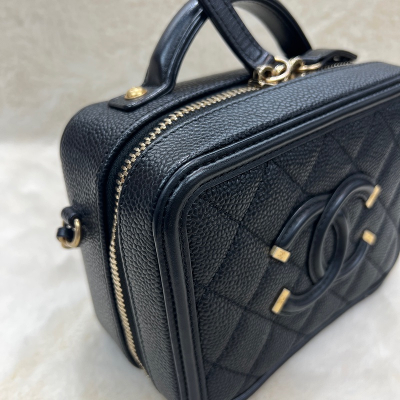 Chanel CC Filigree Vanity Case 。 XC471-10