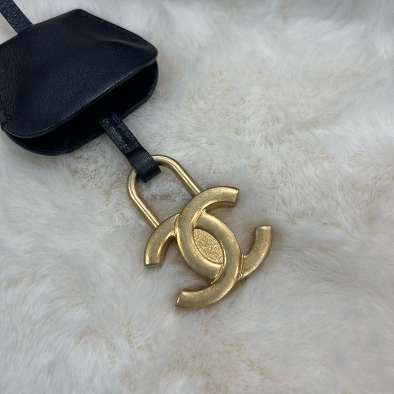 Chanel CC Filigree Vanity Case 。 XC471-31