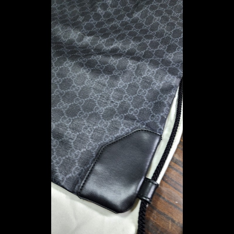 GUCCI 古馳經典Gucci 柔軟束口抽繩後揹包（黑色）-4