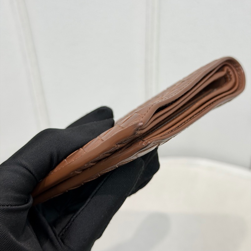 BV 啡色對摺短夾 XB984-7