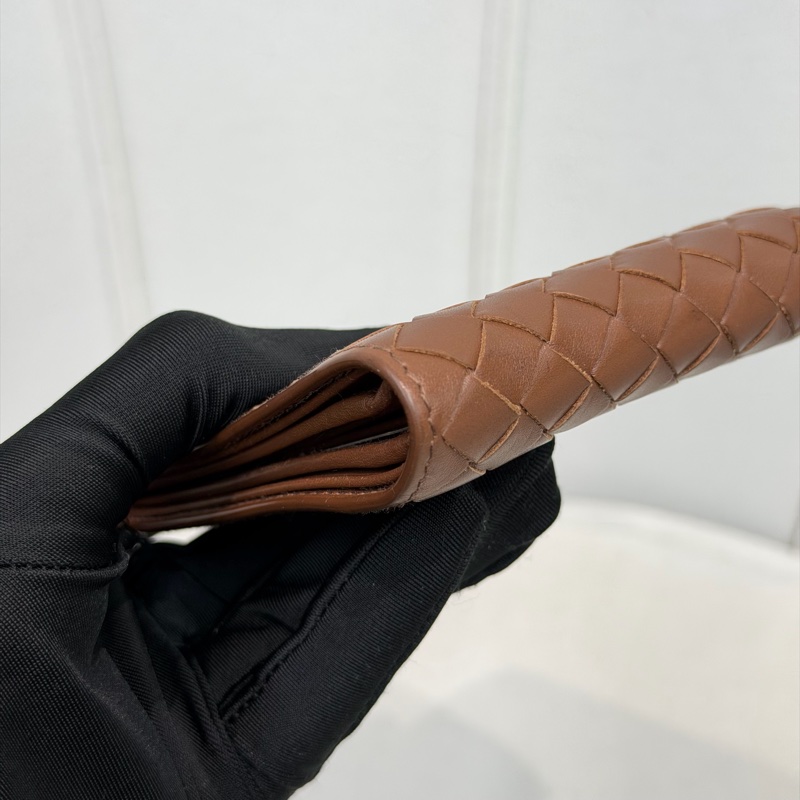 BV 啡色對摺短夾 XB984-16