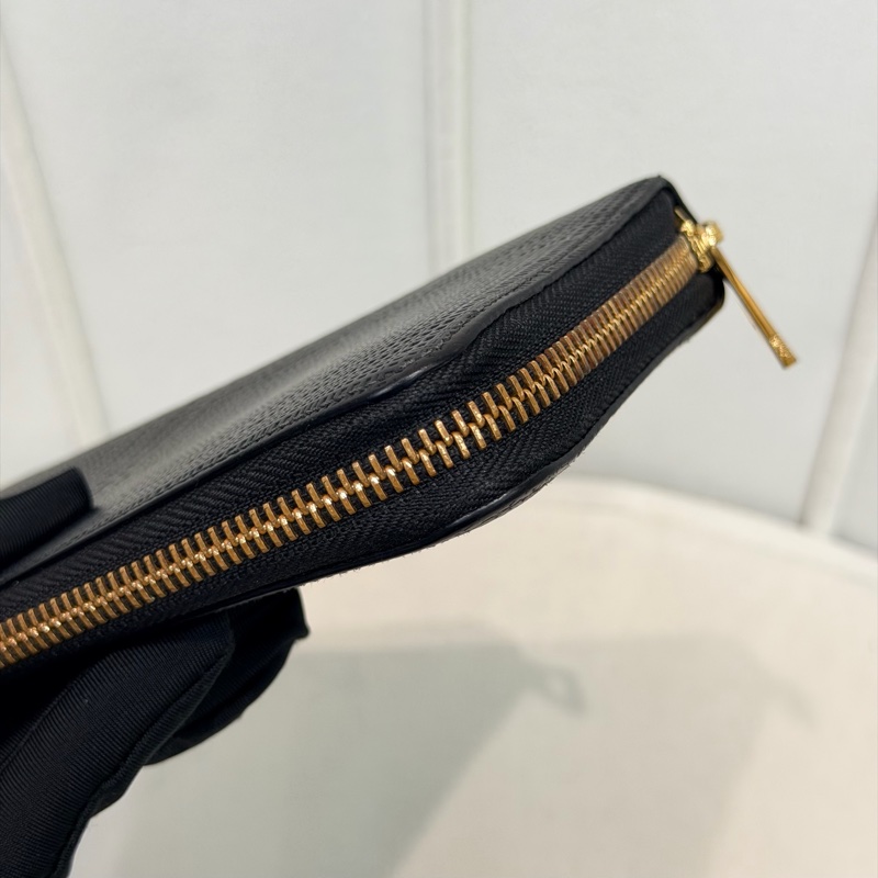 LOEWE 黑色格紋拉鍊長夾 XC432-9