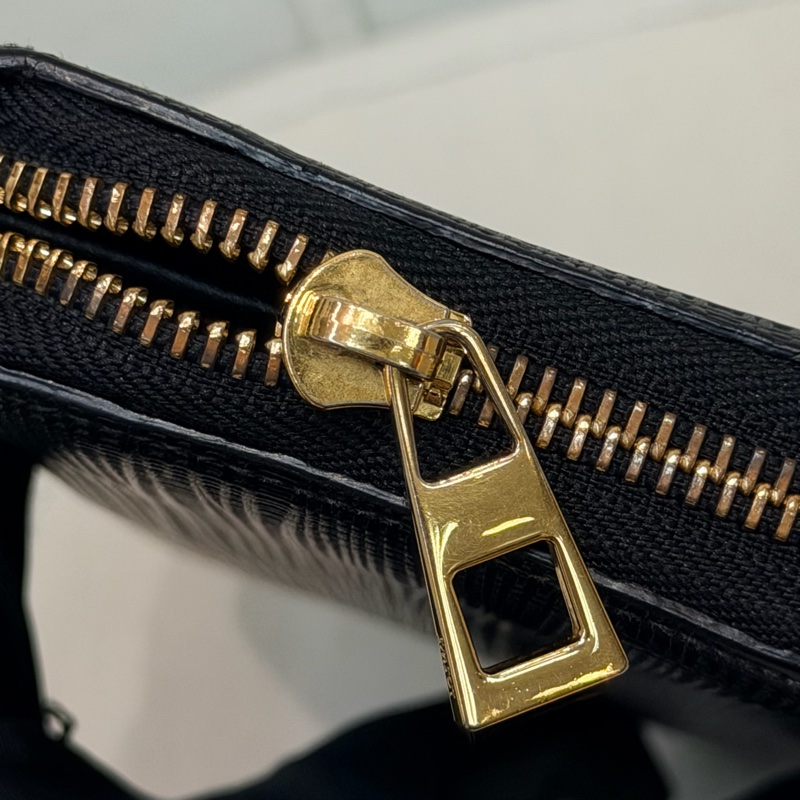 LOEWE 黑色格紋拉鍊長夾 XC432-24