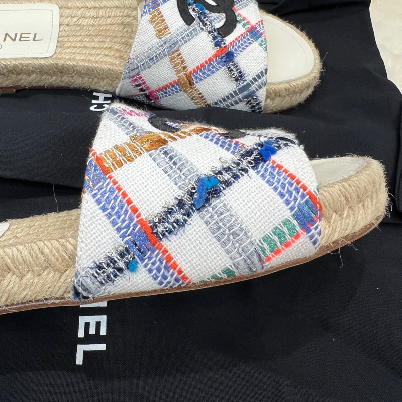 CHANEL Tweed Espadrille Slip On Sandals.      XC025-10