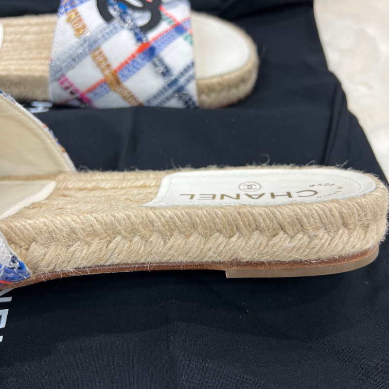 CHANEL Tweed Espadrille Slip On Sandals.      XC025-16