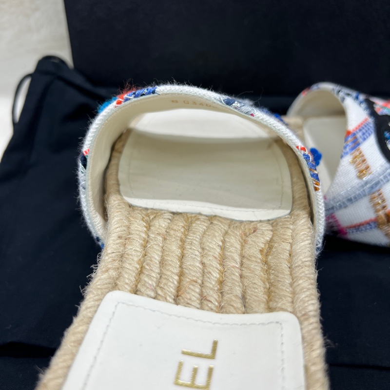 CHANEL Tweed Espadrille Slip On Sandals.      XC025-23