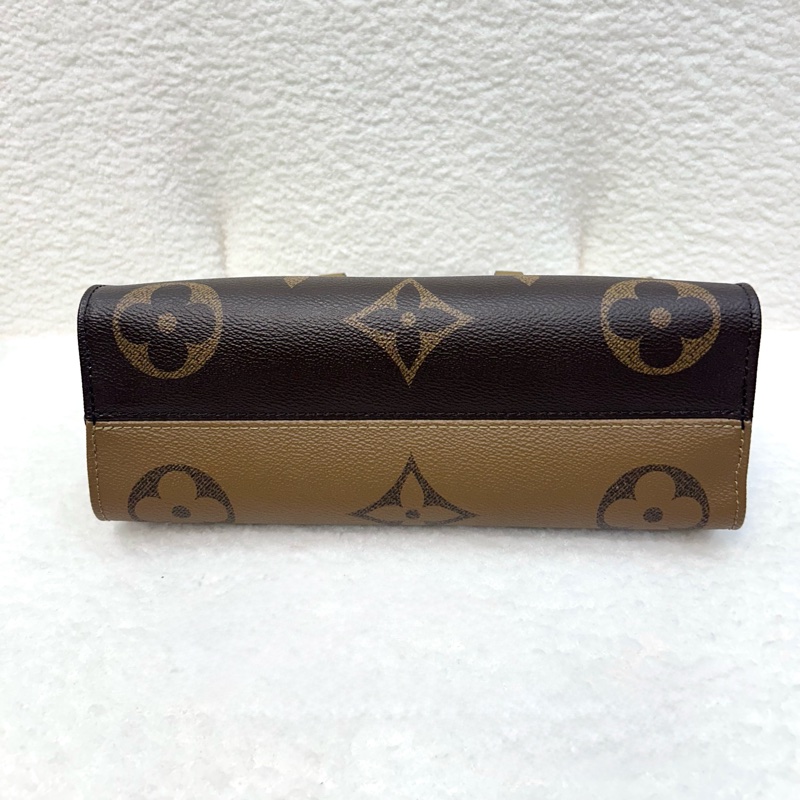 LV 路易威登原花雙色OnTheGo East West 橫版托特包寬背帶手提斜背包M46653-17