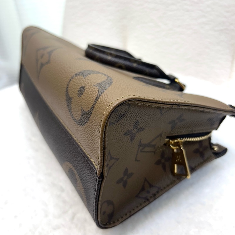 LV 路易威登原花雙色OnTheGo East West 橫版托特包寬背帶手提斜背包M46653-21