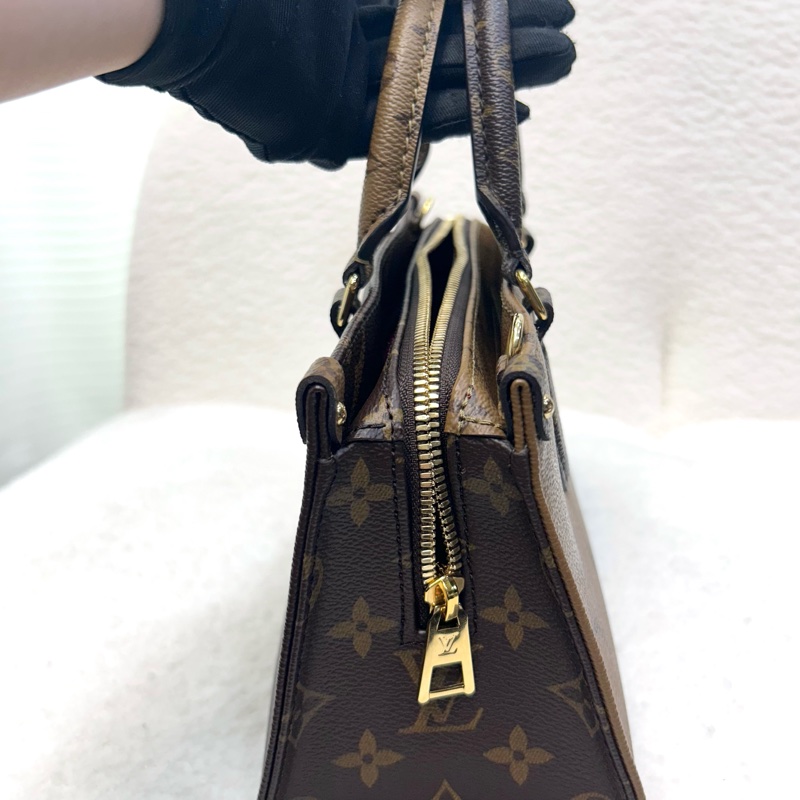 LV 路易威登原花雙色OnTheGo East West 橫版托特包寬背帶手提斜背包M46653-23
