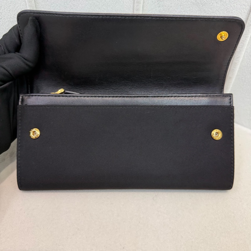 PRADA 黑色皮革拼帆布長夾 XC181-12
