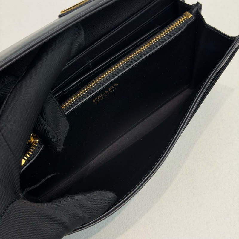 PRADA 黑色皮革拼帆布長夾 XC181-16