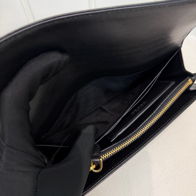 PRADA 黑色皮革拼帆布長夾 XC181-17