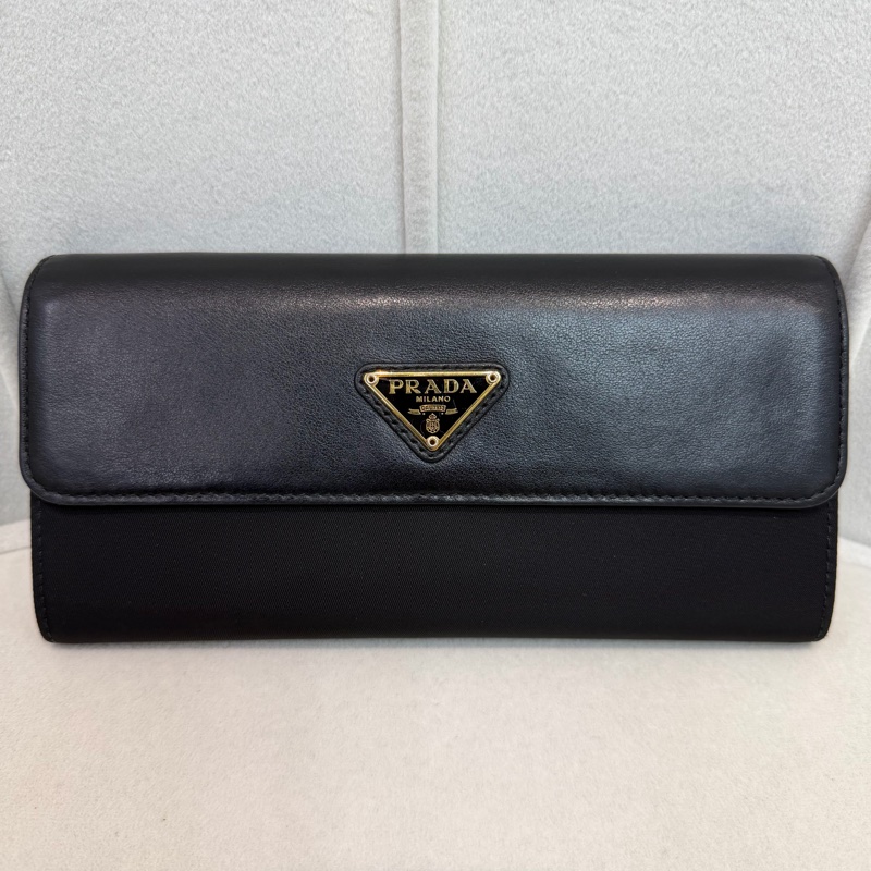 PRADA 黑色皮革拼帆布長夾 XC181-33