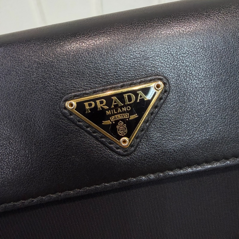 PRADA 黑色皮革拼帆布長夾 XC181-38