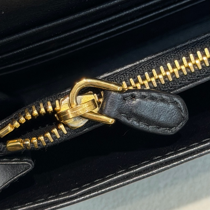 PRADA 黑色皮革拼帆布長夾 XC181-44