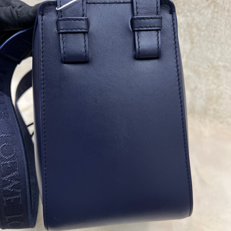Loewe Compact Hammock 小號深藍色吊床包.  XC397-5