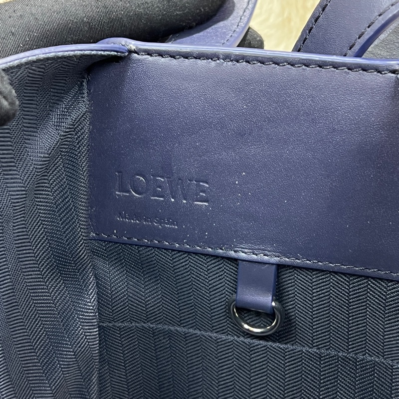 Loewe Compact Hammock 小號深藍色吊床包.  XC397-14