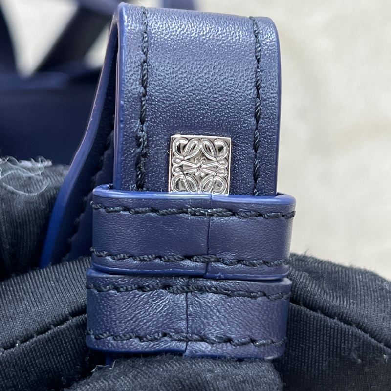 Loewe Compact Hammock 小號深藍色吊床包.  XC397-17