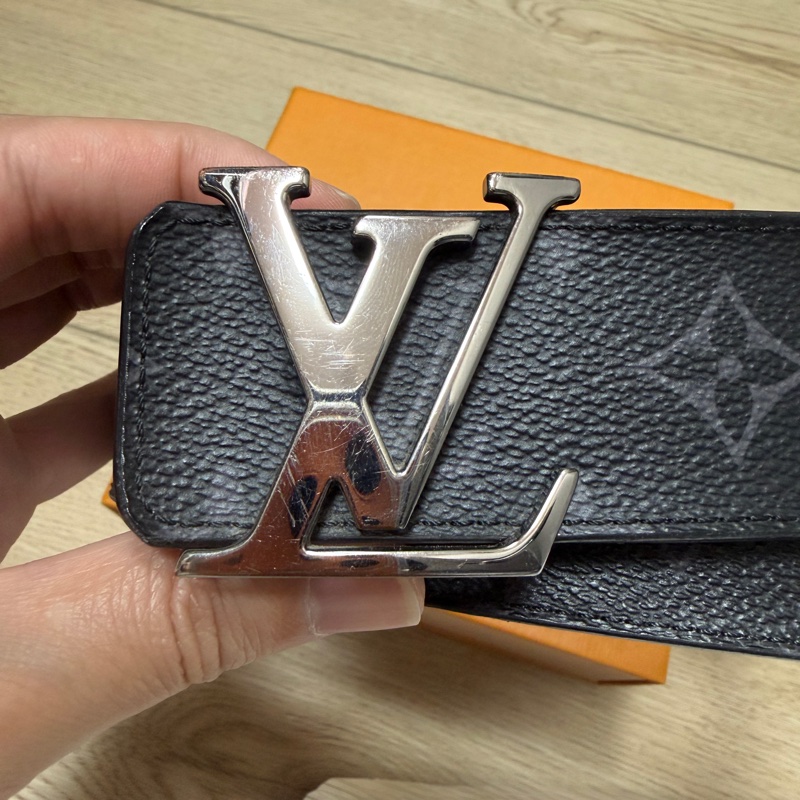 LV Initiales 40毫米雙面皮帶-9