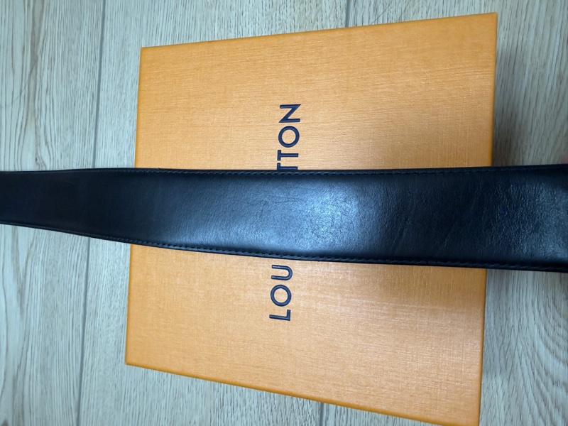 LV Initiales 40毫米雙面皮帶-15