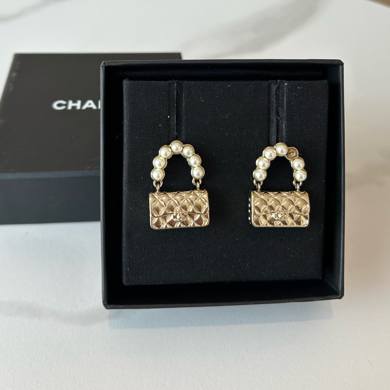 CHANEL香奈兒珍珠菱格包包 耳環-0