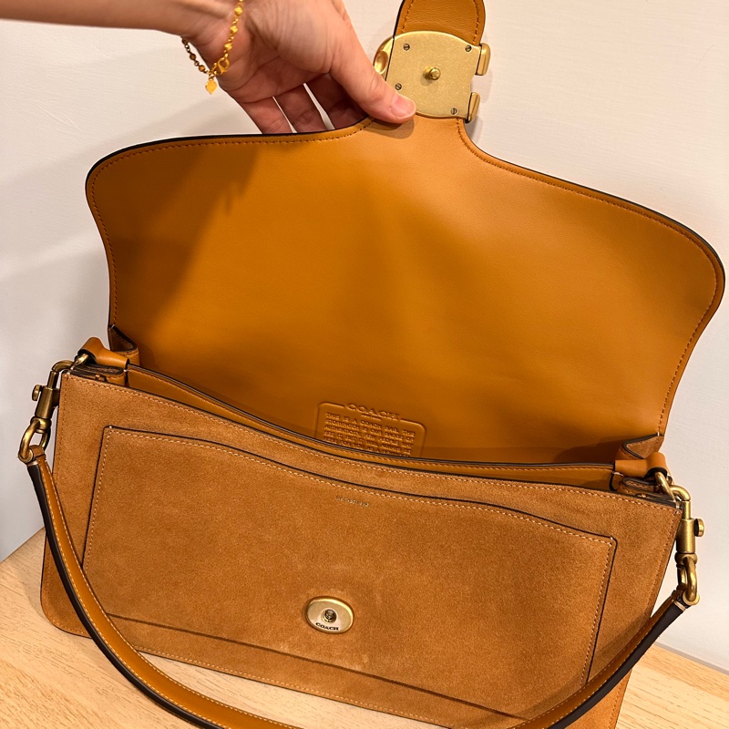 Coach-Tabby36單肩手袋-專櫃在售款-背上身鬆弛感滿滿-16