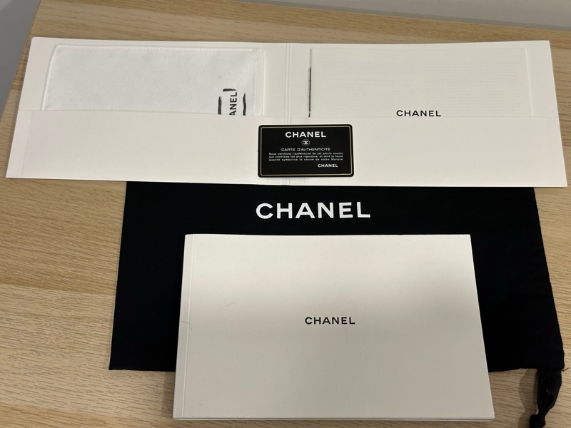 香奈兒Chanel-每個女人都該擁有的經典款-黑金羊皮classic flap 中號-25cm-19