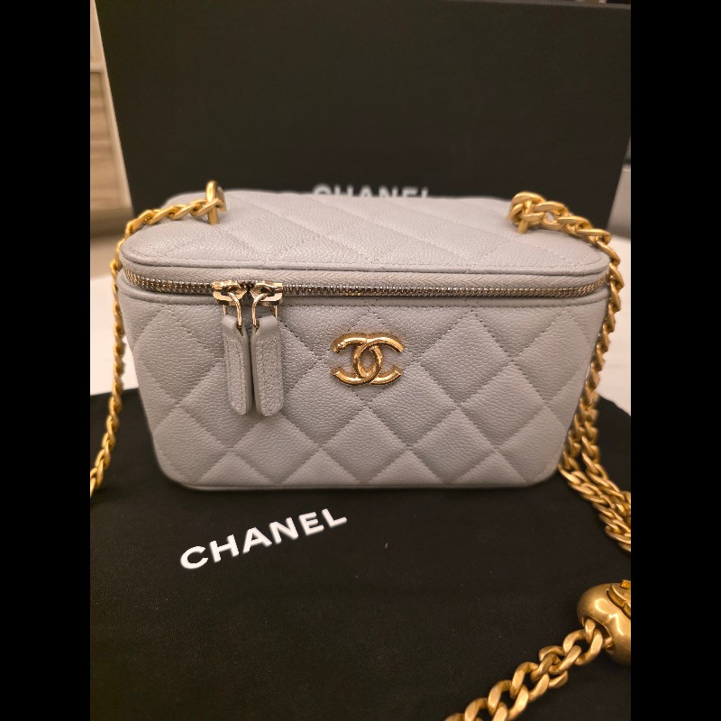 Chanel小香淺灰愛心調節扣晶片款化妝包-2