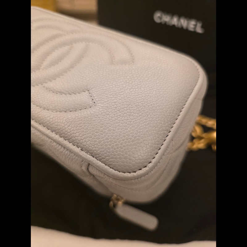 Chanel小香淺灰愛心調節扣晶片款化妝包-12