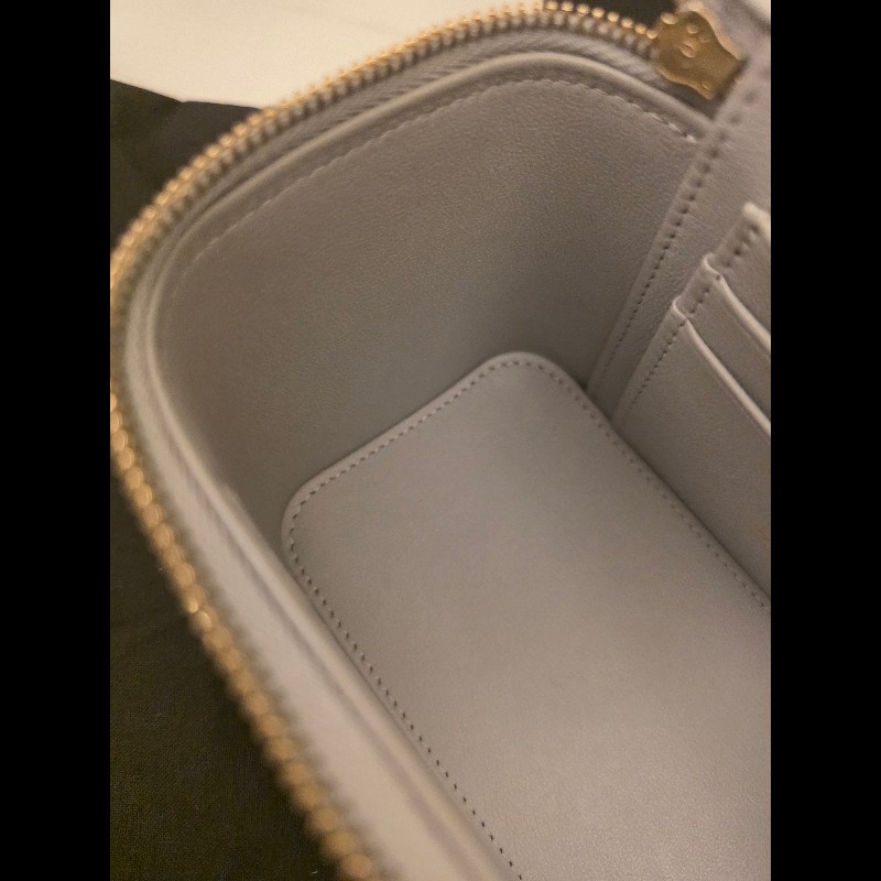 Chanel小香淺灰愛心調節扣晶片款化妝包-14