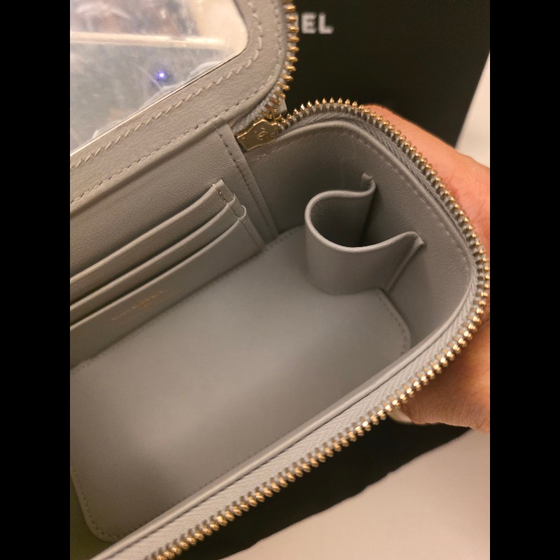 Chanel小香淺灰愛心調節扣晶片款化妝包-15