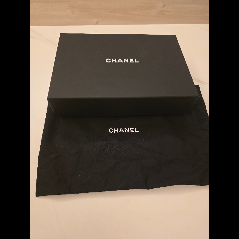 Chanel小香淺灰愛心調節扣晶片款化妝包-19
