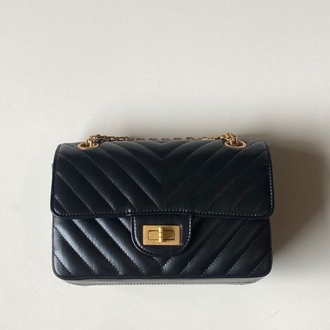914intheair精品代購『限量品閒置』Chanel 香奈兒 經典黑金牛mini coco 2.55 口蓋包 大mini CF 20cm 山形紋