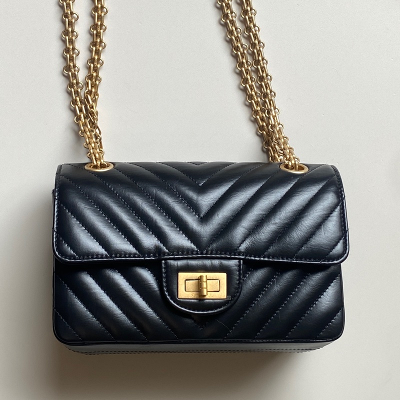 914intheair精品代購『限量品閒置』Chanel 香奈兒 經典黑金牛mini coco 2.55 口蓋包 大mini CF 20cm 山形紋-3